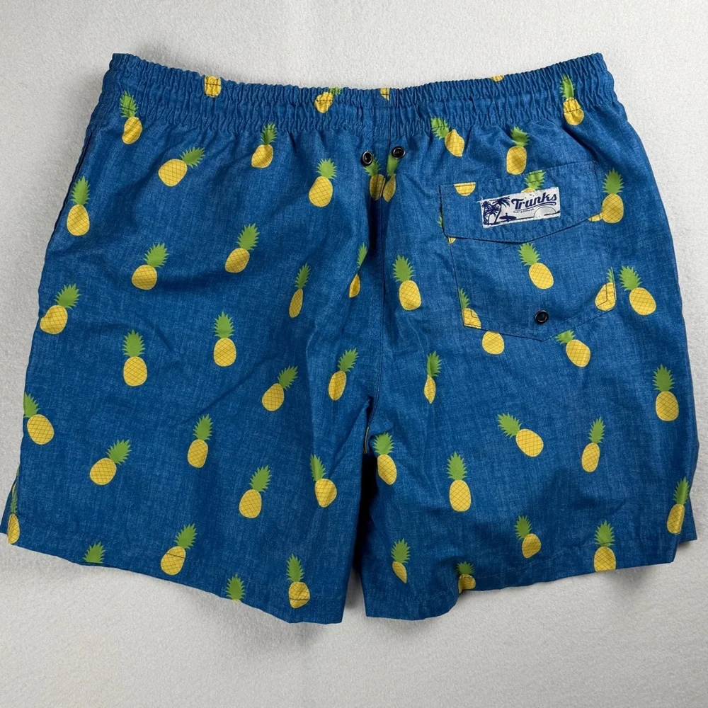 Trunks Surf & Swim Co Men’s Swimwear Board Shorts Pineapple Print Lined‎ Large